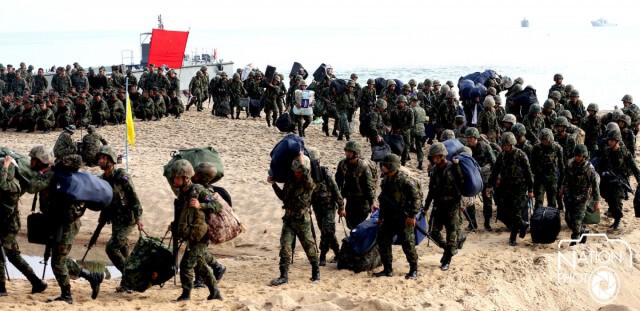 = ยกพลขึ้นบก =