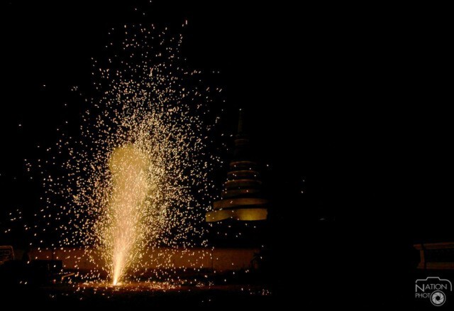 สวดโพชฌังคปริตร-ปล่อยโคม ขอในหลวงทรงหายจากพระอาการประชวร