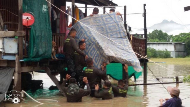 ลพบุรีฝนตกหนัก"น้ำท่วมสูง"
