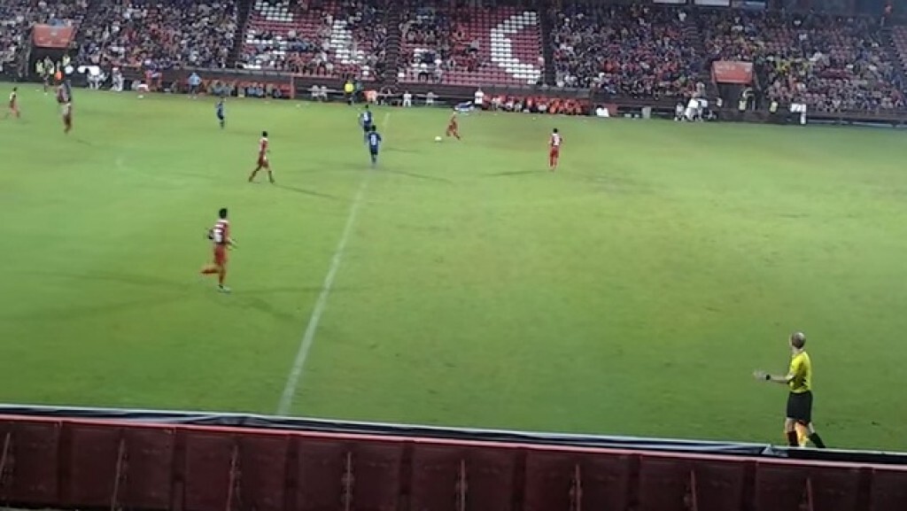 ชมสเต็ป "ไลน์แมนออสซี่" เต้นสุดพลิ้วเกม "ไทยถล่มสิงคโปร์" ชมสเต็ป "ไลน์แมนออสซี่" เต้นสุดพลิ้วเกม "ไทยถล่มสิงคโปร์"