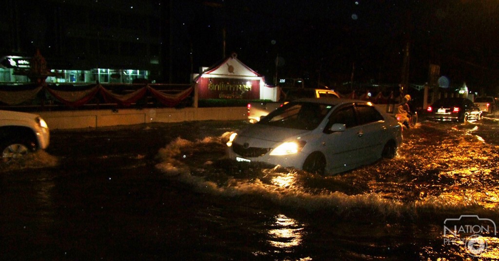"มูจีแก" ทำฝนตกหนัก น้ำท่วมถนนหลายสาย "มูจีแก" ทำฝนตกหนัก น้ำท่วมถนนหลายสาย
