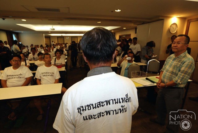 พ่อค้า-แม่ค้าสะพานเหล็กฯ ร้อง กสม.สอบ กทม.สั่งรื้อร้านค้าชอบด้วยกฎหมายหรือไม่