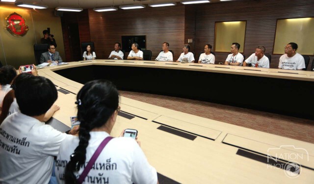 พ่อค้า-แม่ค้าสะพานเหล็กฯ ร้อง กสม.สอบ กทม.สั่งรื้อร้านค้าชอบด้วยกฎหมายหรือไม่