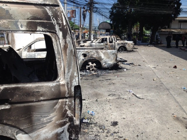 ภาพชุด สภ.ถลางเช้าวันนี้หลังเกิดเหตุจลาจล