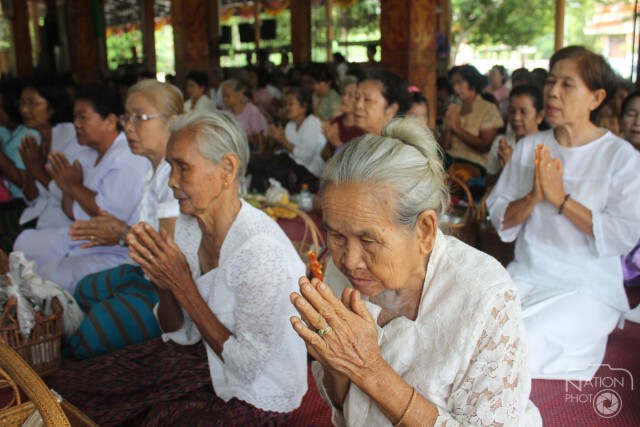 ชาวลับแลสืบสานประเพณีทำบุญกองข้าวเดือน 10