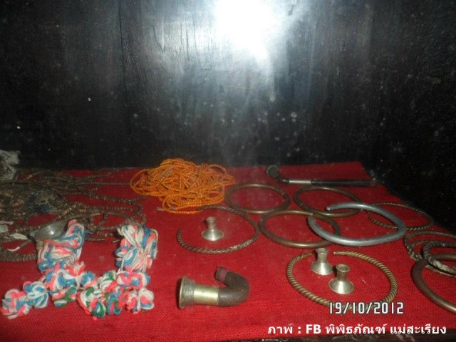 ของเก่าอายุกว่า 100 ปีใต้กองเพลิงพิพิธภัณฑ์แม่สะเรียง "คุณค่าประเมินไม่ได้"