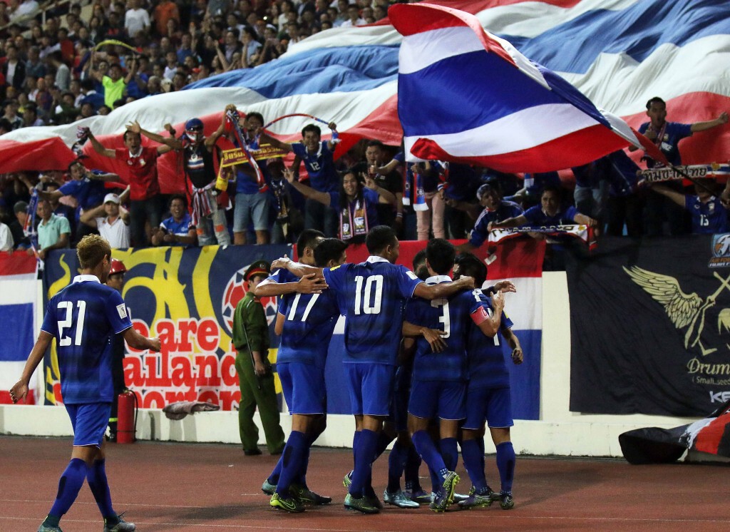 ทีมชาติไทยนำ เวียดนาม 2:0 เวียดนามสกัดเข้าประตูตัวเอง ฟุตบอลโลกรอบคัดเลือก กลุ่ม f 13 ตุลาคม 2015 ทีมชาติไทยนำ เวียดนาม 2:0 เวียดนามสกัดเข้าประตูตัวเอง ฟุตบอลโลกรอบคัดเลือก กลุ่ม f 13 ตุลาคม 2015
