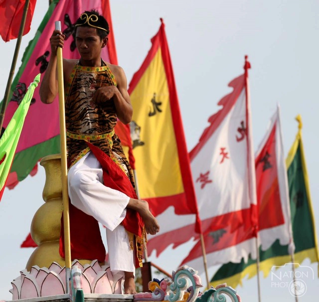 พิธีขึ้นเสาโกเต้ง สัญลักษณ์ของพิธีถือศีลกินเจ