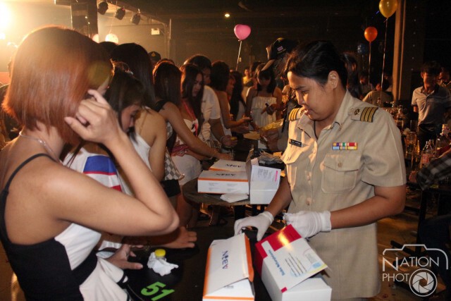 บุกจับผับดังปล่อยเด็กต่ำกว่า 20 ปีเที่ยวกว่า 100 คน