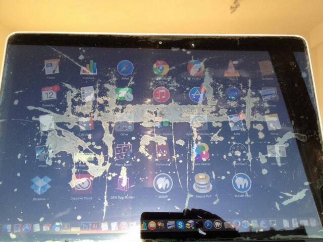 "แอปเปิ้ล"ยอมซ่อม  Macbook หน้าจอลอกฟรี