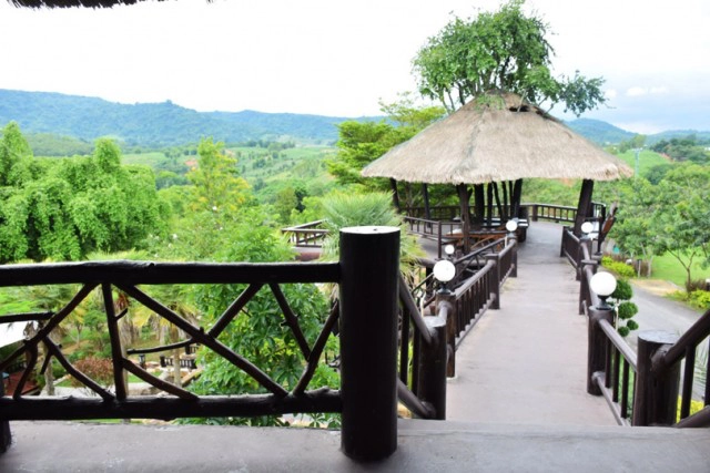 Chic-in : บุหงาส่าหรี ปลายฝนต้นหนาว ณ วังน้ำเขียว