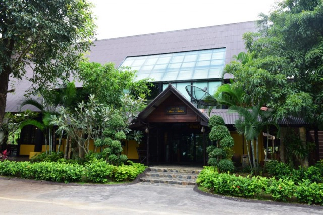 Chic-in : บุหงาส่าหรี ปลายฝนต้นหนาว ณ วังน้ำเขียว