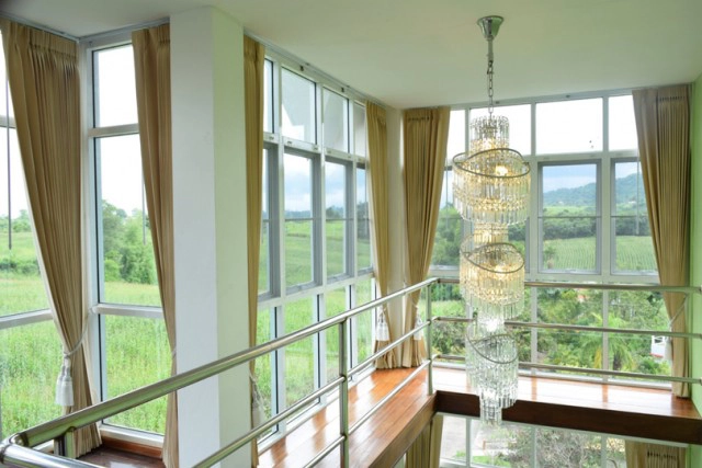 Chic-in : บุหงาส่าหรี ปลายฝนต้นหนาว ณ วังน้ำเขียว