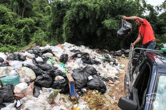 "ภูทับเบิก" ขอความร่วมมือคัดแยกขยะ บนพื้นที่ทิ้งขยะชั่วคราว