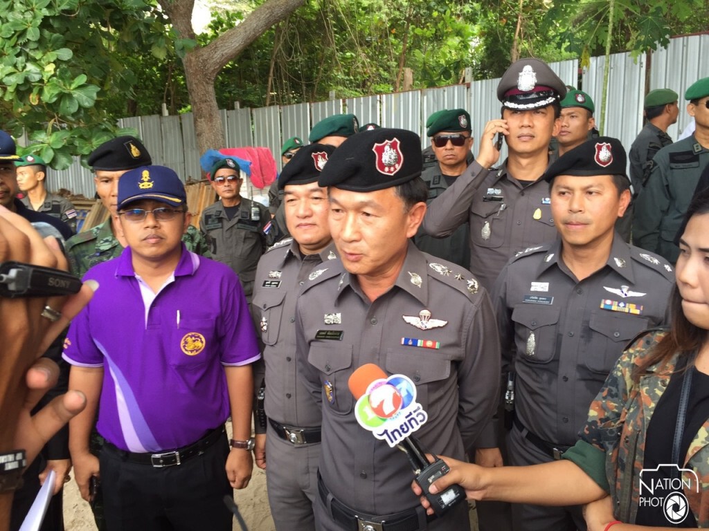 คลิปไล่นักท่องเที่ยวพ่นพิษ ผบช.ภ.2 สั่งจัดระเบียบร่มเตียงหาดวงศ์อมาตย์