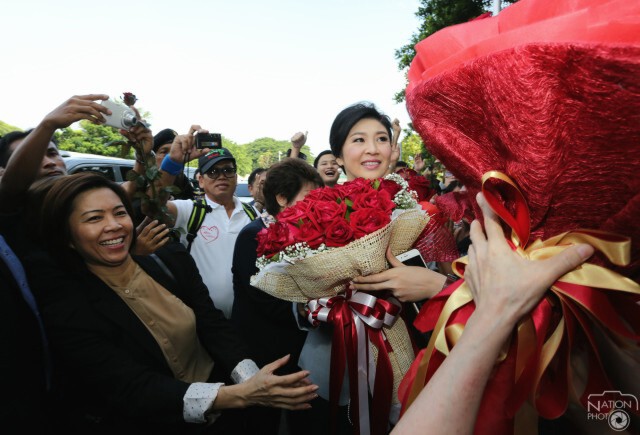"ยิ่งลักษณ์" ตรวจหลักฐานจำนำข้าว
