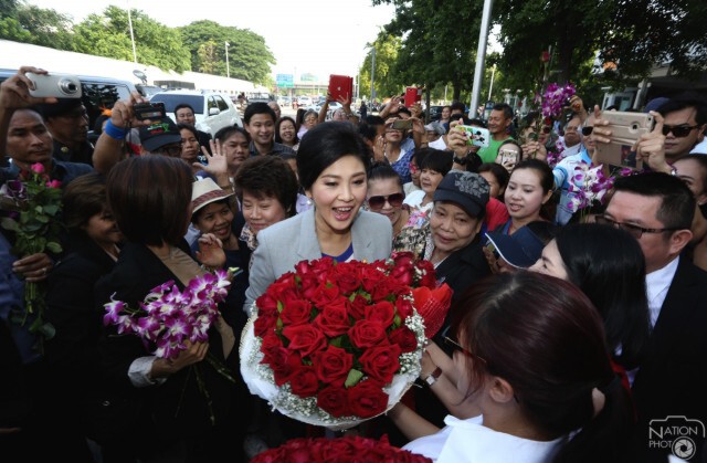 "ยิ่งลักษณ์" ตรวจหลักฐานจำนำข้าว