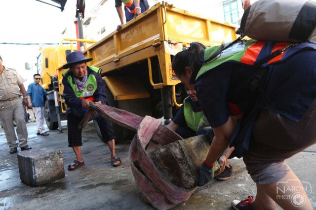 กทม.ลุยทำความสะอาดถนนบริพัตร สั่งห้ามทำการค้า-พบฝ่าฝืนดำเนินดคี