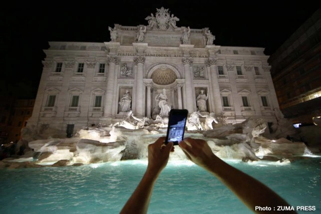 น้ำพุเทรวีในกรุงโรม เปิดให้ชมแล้ว