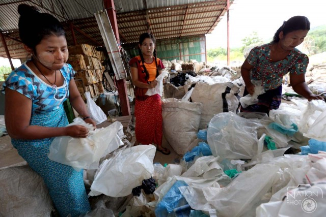 แรงงานชาวพม่าในไทย ลุ้น! อองซานชนะเลือกตั้ง