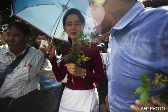 นาทีประวัติศาสตร์..."ซู จี" ไปใช้สิทธิ์เลือกตั้ง
