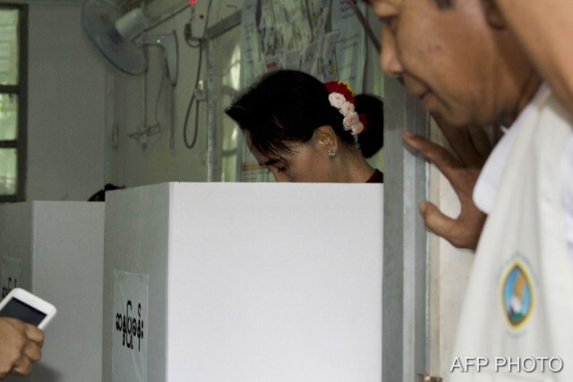 ภาพชุดนาทีประวัติศาสตร์ ...เลือกตั้งพม่า