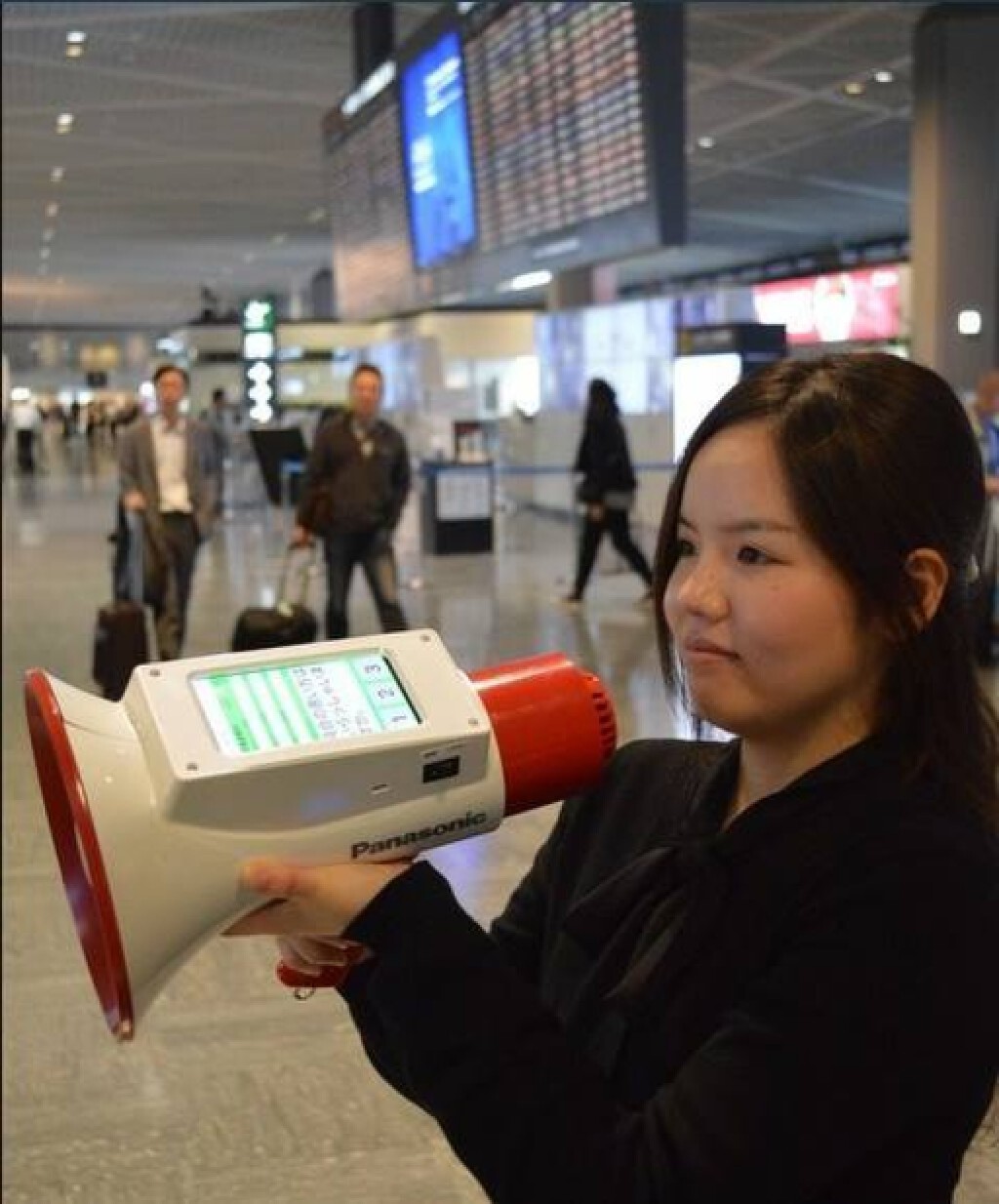 สุดยอด! ญี่ปุ่นเริ่มทดสอบ “โทรโข่งแปลภาษา” ที่สนามบินนาริตะ สุดยอด! ญี่ปุ่นเริ่มทดสอบ “โทรโข่งแปลภาษา” ที่สนามบินนาริตะ