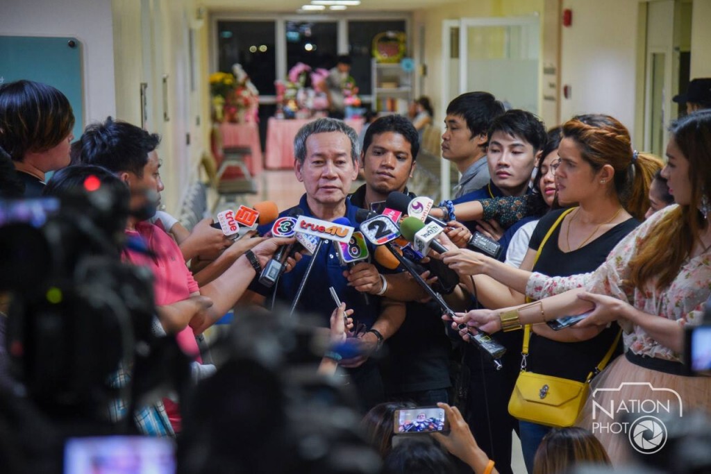 แพทย์ถอดเครื่องพยุงปอดและหัวใจ "ปอ-ทฤษฎี" แล้ว