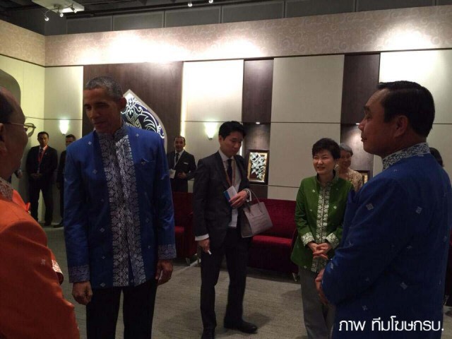 นายกฯไทยร่วมงานเลี้ยงอาหารค่ำผู้นำอาเซียน