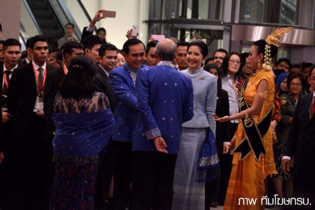 นายกฯไทยร่วมงานเลี้ยงอาหารค่ำผู้นำอาเซียน