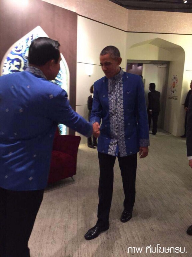นายกฯไทยร่วมงานเลี้ยงอาหารค่ำผู้นำอาเซียน