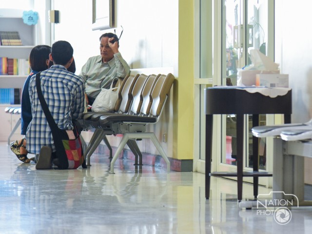 "รักและรอ" ...โบว์ แวนด้า-น้องมะลิ เขียนถึงปอ-ทฤษฎี  "ในวันผ่าตัด"