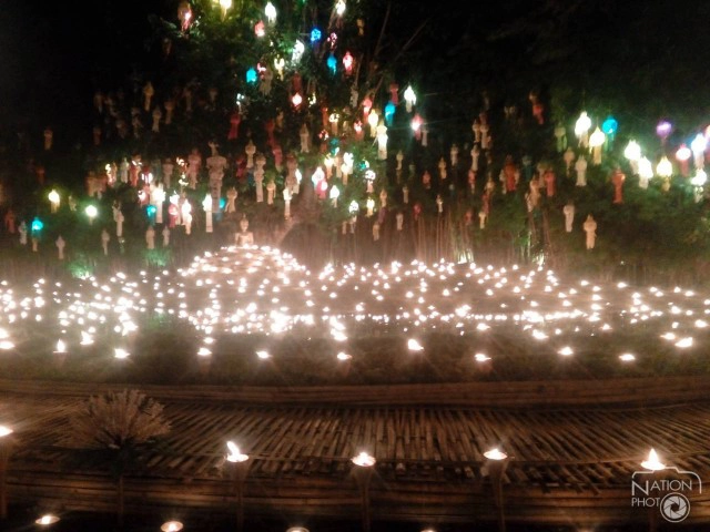 นักท่องเที่ยวแห่ชม พิธีจุดประทีปหมื่นดวง