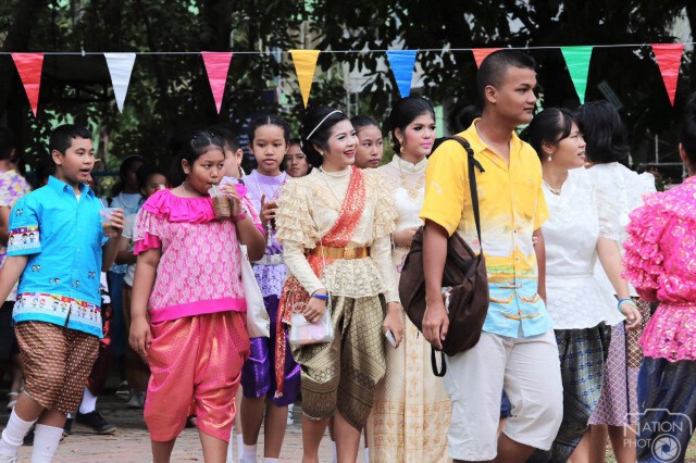 โรงเรียนคณะราษฎรบำรุงยะลา จัดงานลอยกระทงสืบสานประเพณี