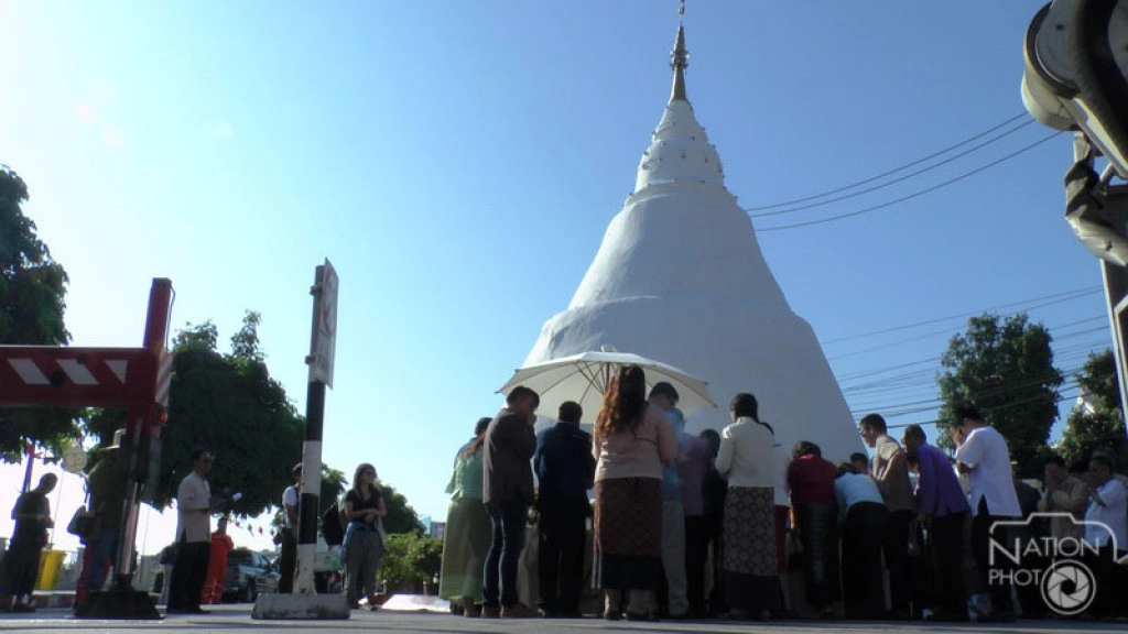 บวงสรวงเจดีย์ขาว-ขอขมาแม่น้ำปิง บวงสรวงเจดีย์ขาว-ขอขมาแม่น้ำปิง