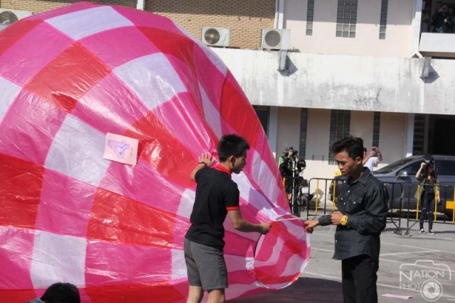 แข่งปล่อยโคมลอยยักษ์เชียงใหม่