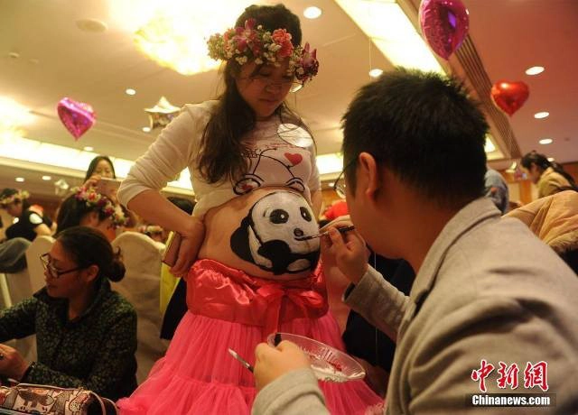 งานประกวดเพ้นต์ท้องผู้หญิงตั้งครรภ์