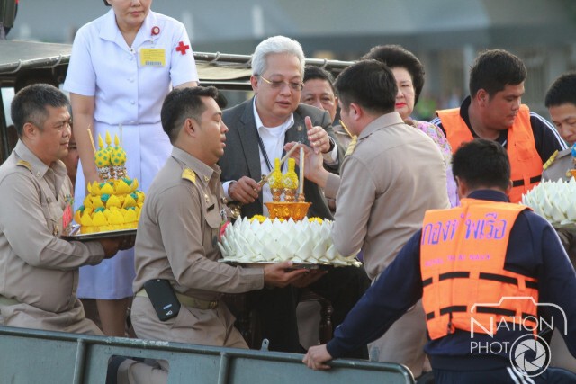 อัญเชิญพระประทีปในหลวง-พระราชินี ลอยแม่น้ำเจ้าพระยา