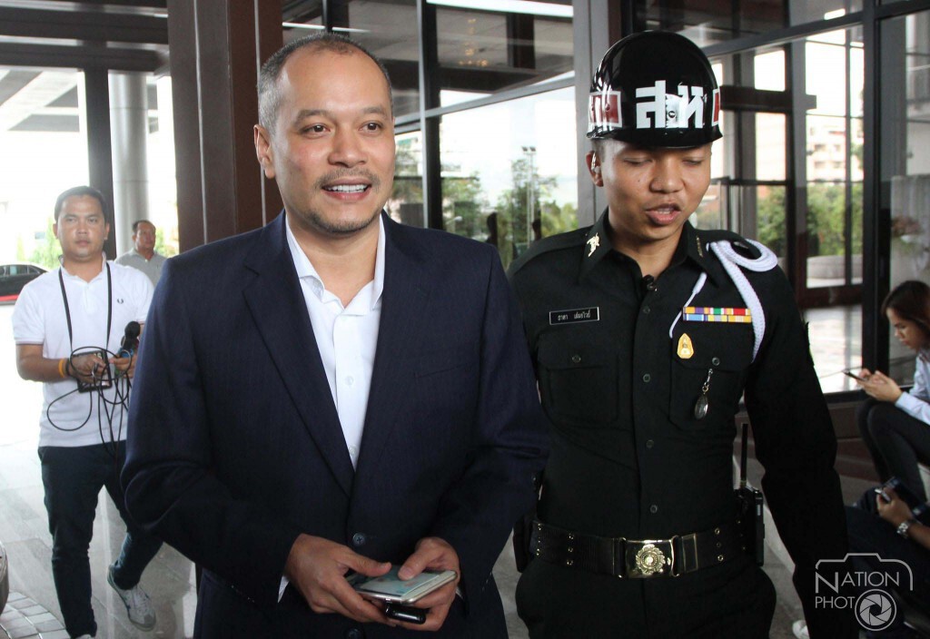 โฆษกคสช. ตั้งข้อสงสัย "เต้น"บุก "อุทยานราชภักดิ์" มีนัยยะแอบแฝง โฆษกคสช. ตั้งข้อสงสัย "เต้น"บุก "อุทยานราชภักดิ์" มีนัยยะแอบแฝง