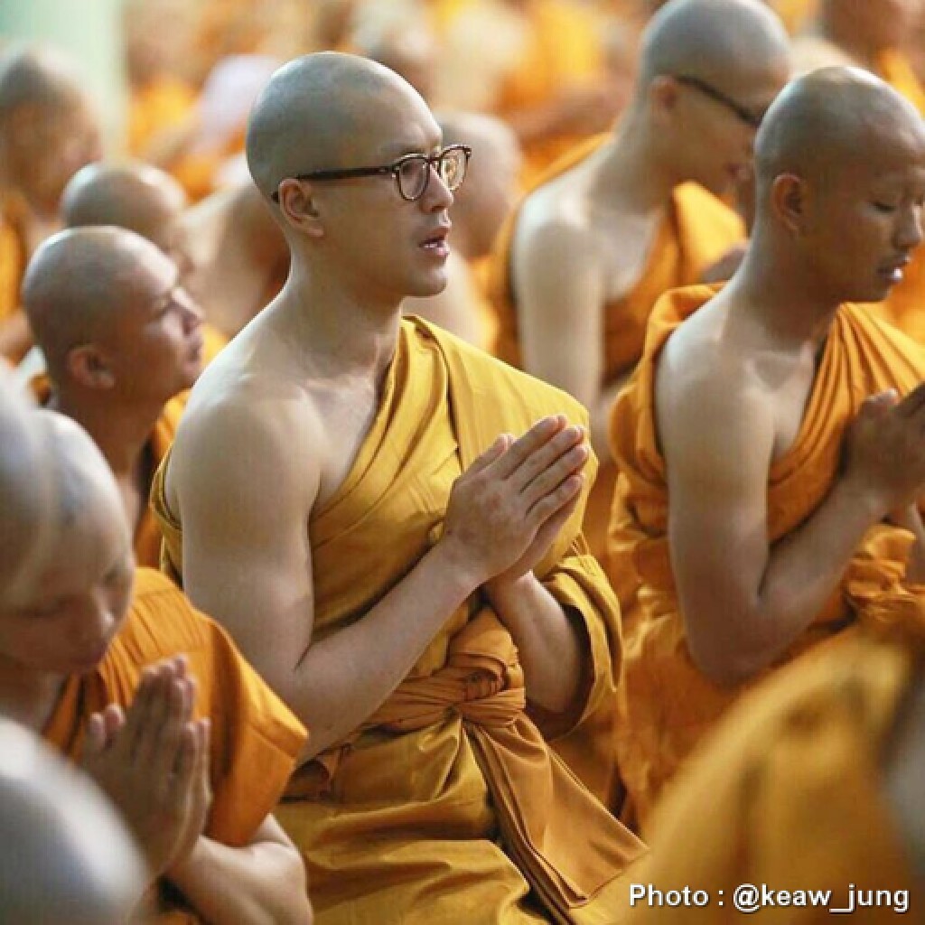 "ณเดชณ์' เข้าอุปสมบทเฉลิมพระเกียรติในหลวง ได้ฉายา "จัตตะสัลโล" "ณเดชณ์' เข้าอุปสมบทเฉลิมพระเกียรติในหลวง ได้ฉายา "จัตตะสัลโล"