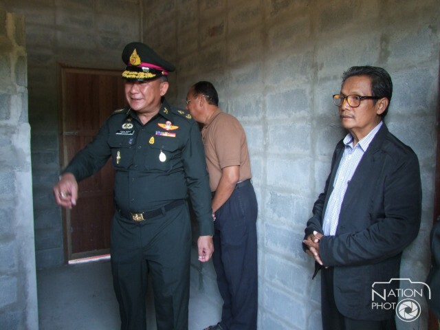 ผบ.มทบ.26 มอบบ้านแก่ครอบครัวผู้พิการฐานะยากจน เฉลิมพระเกียรติ 88 พรรษา