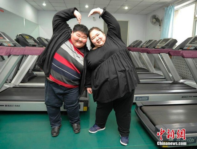 สามี-ภรรยาชาวจีนหนัก 400 กิโล เตรียมเข้าผ่าตัด เพราะอยากมีลูก