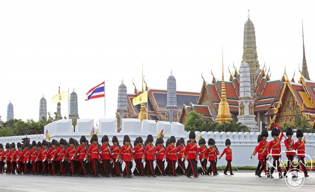 ภาพชุด พิธีถวายสัตย์ปฏิญาณตนและสวนสนามของทหารรักษาพระองค์