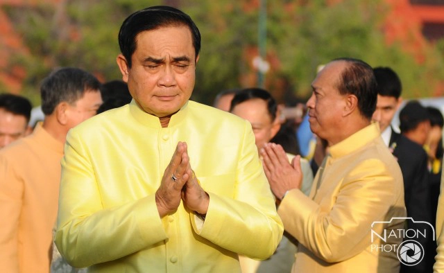 นายกฯ นำคณะทำบุญตักบาตร ถวายเป็นพระราชกุศล 5 ธันวา มหาราช