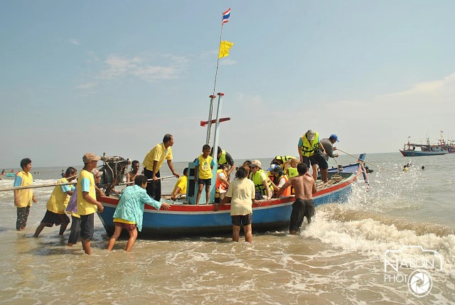“โบ๊ทฟอร์แด๊ด” ชาวประมงหาดเจ้าสำราญเปิด "นั่งเรือชมวาฬวาบรูด้า"ฟรี!