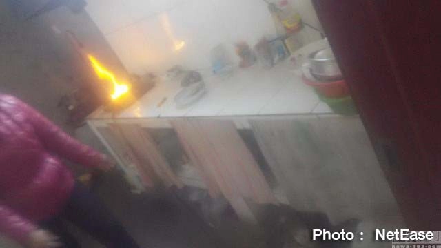 "ยากจน-เสี่ยงตาย" ชาวจีนลักขน"แก๊สหุงต้ม"ใส่ถุงกลับบ้าน