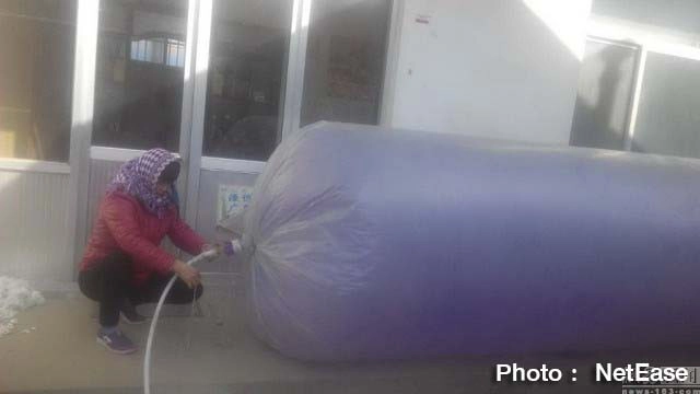 "ยากจน-เสี่ยงตาย" ชาวจีนลักขน"แก๊สหุงต้ม"ใส่ถุงกลับบ้าน