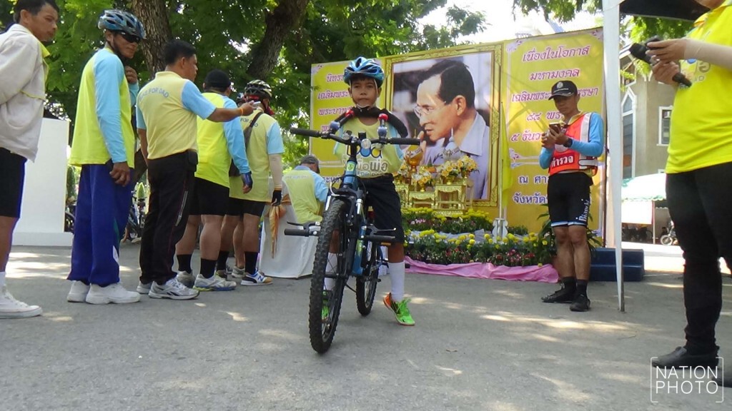 "น้องทาม"พร้อมครอบครัวมั่นใจเตรียมตัวมาดีปั่นจักรยานครบ 29 กม. "น้องทาม"พร้อมครอบครัวมั่นใจเตรียมตัวมาดีปั่นจักรยานครบ 29 กม.