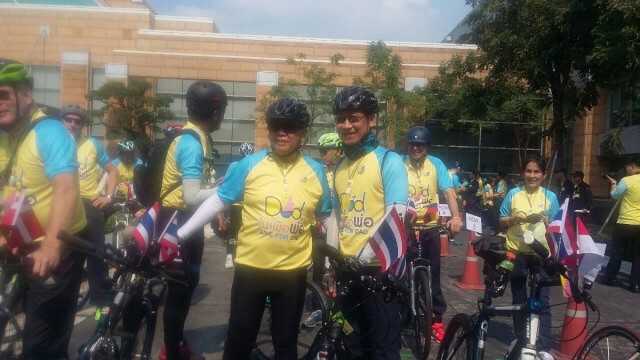 ทูตต่างชาติในไทย 24 ชาติร่วมกิจกรรม "ปั่นเพื่อพ่อ"