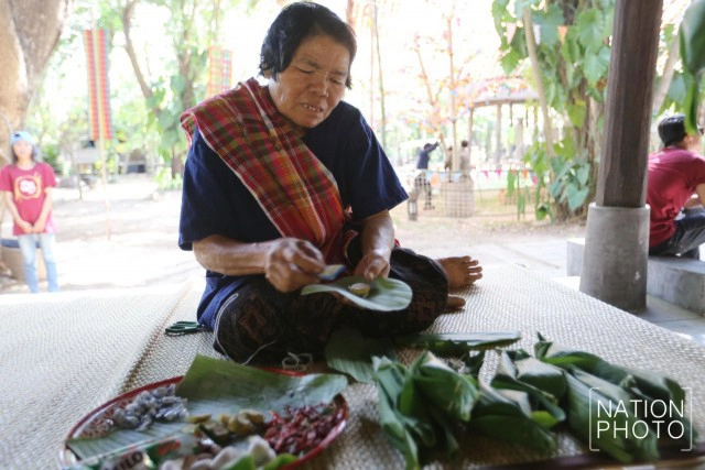 ตระการตา! วัฒนธรรมอีสานท้องถิ่นในกิจกรรม "จิม ทอมป์สัน ฟาร์มทัวร์ 2558  มังมูน บุญข้าว"